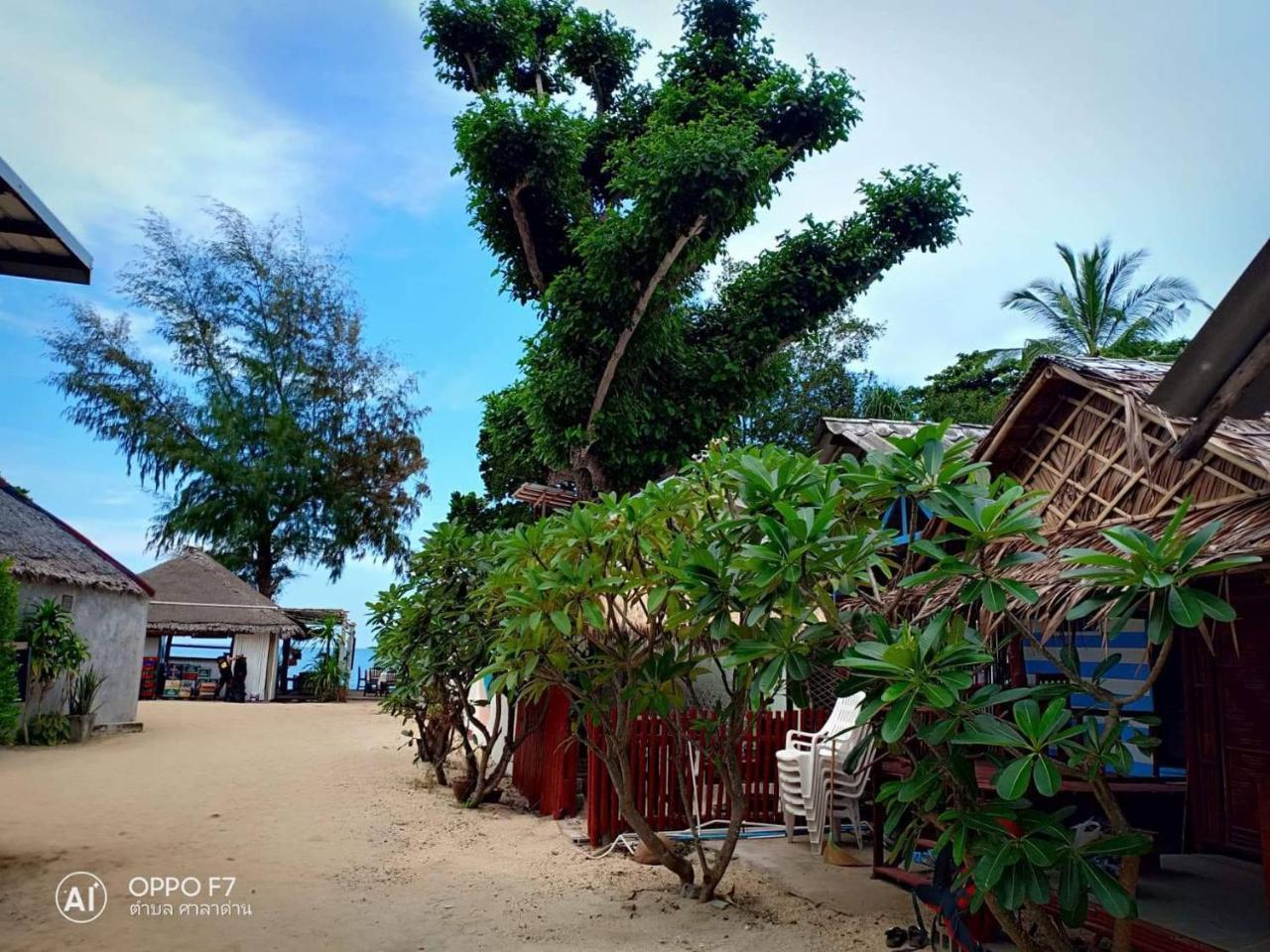 On The Beach Koh Lanta Exterior foto